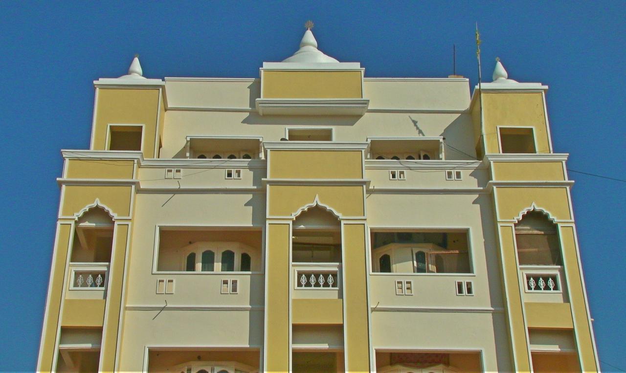 Hotel Nitaai Gaudiya Math Puri Exterior foto